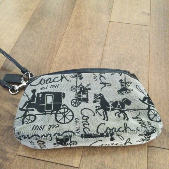 Coach wristlet - Picture 3 of 4